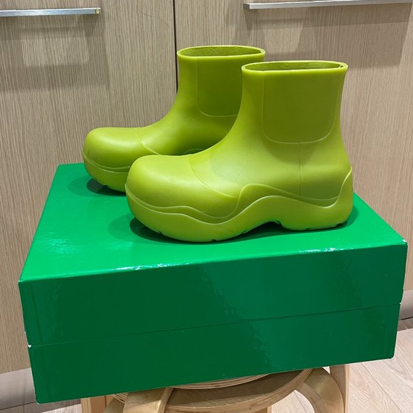 Bottega Veneta lime green puddle boot - Picture 1 of 6